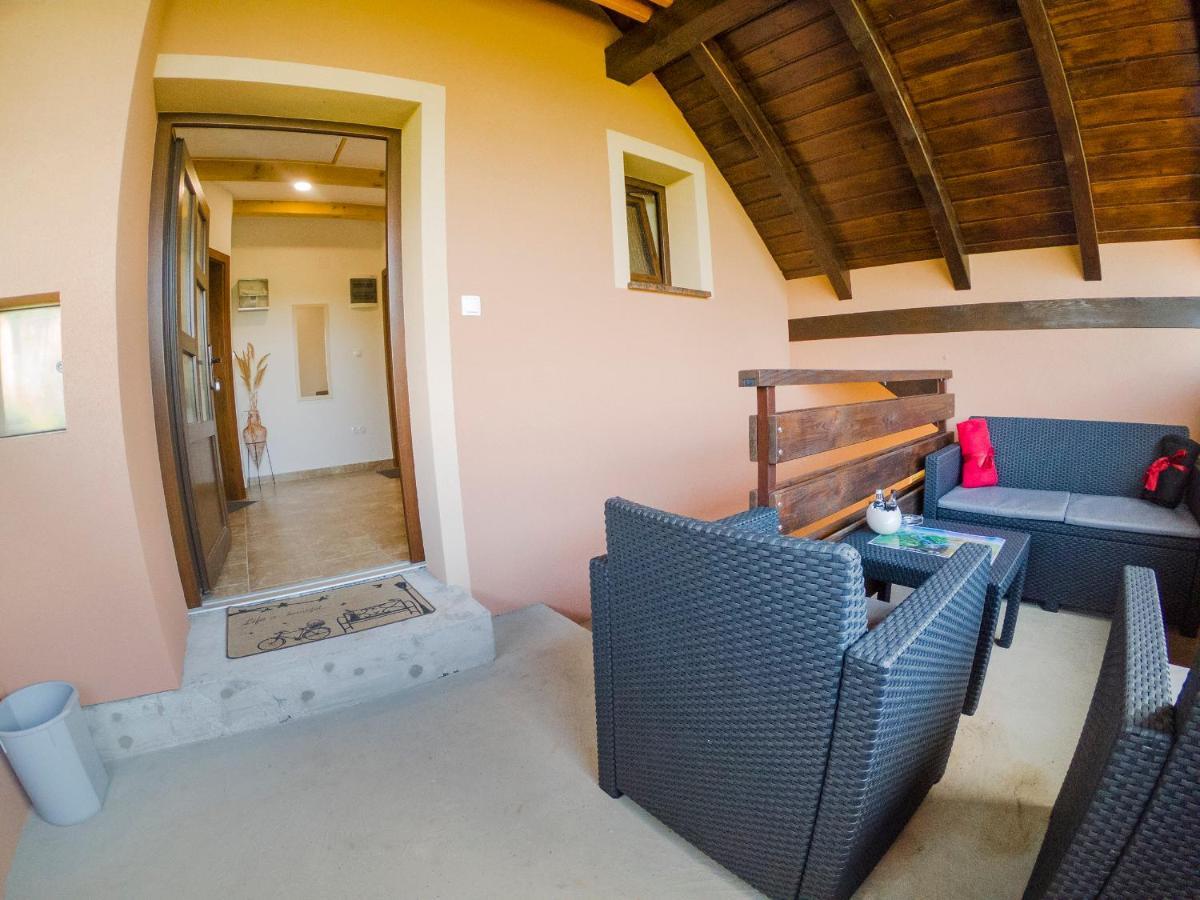 Studio Apartment Karlo Drežnik Grad Dış mekan fotoğraf